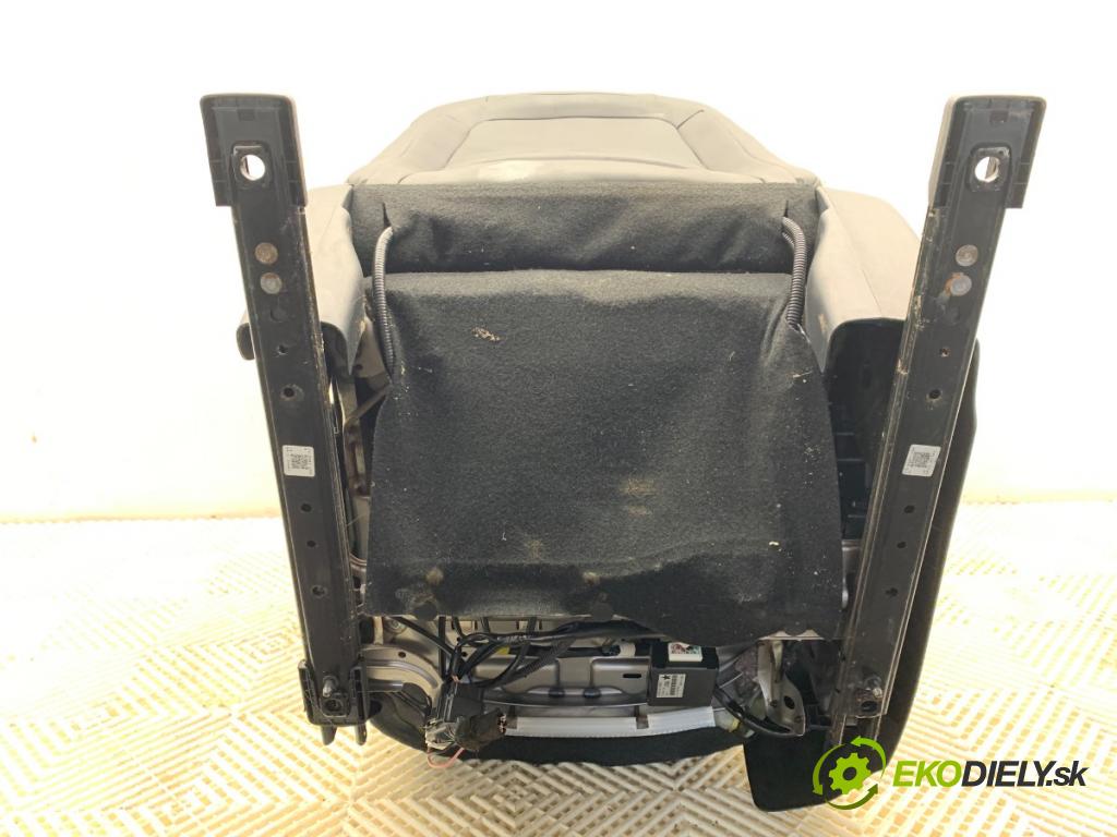 MAZDA CX-9 SUV 2016 184 kW 2.5 T AWD 2488 Sedadlo pravy predný