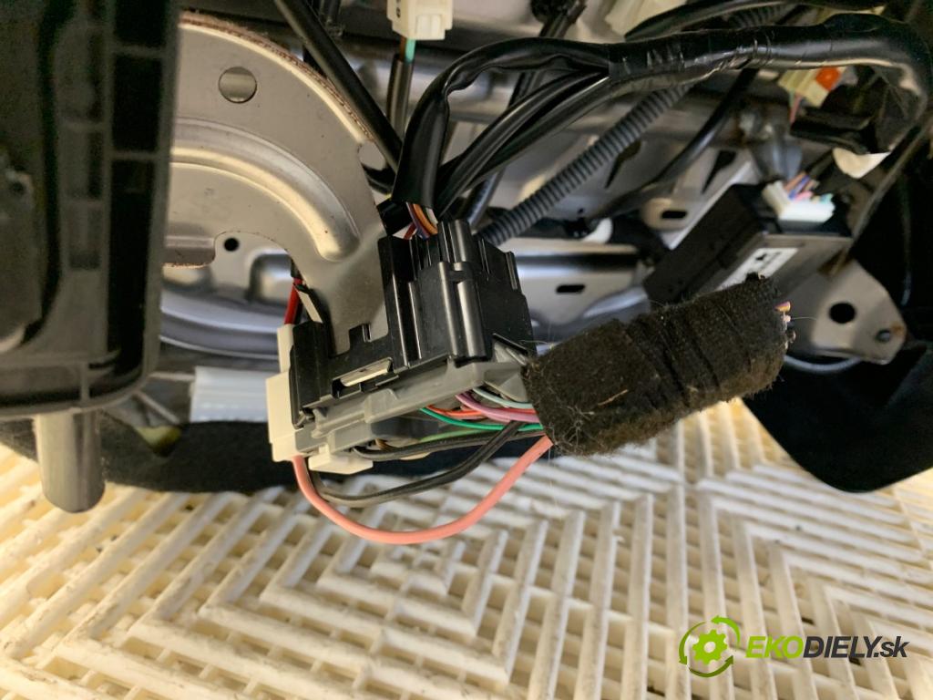 MAZDA CX-9 SUV 2016 184 kW 2.5 T AWD 2488 Sedadlo pravy predný