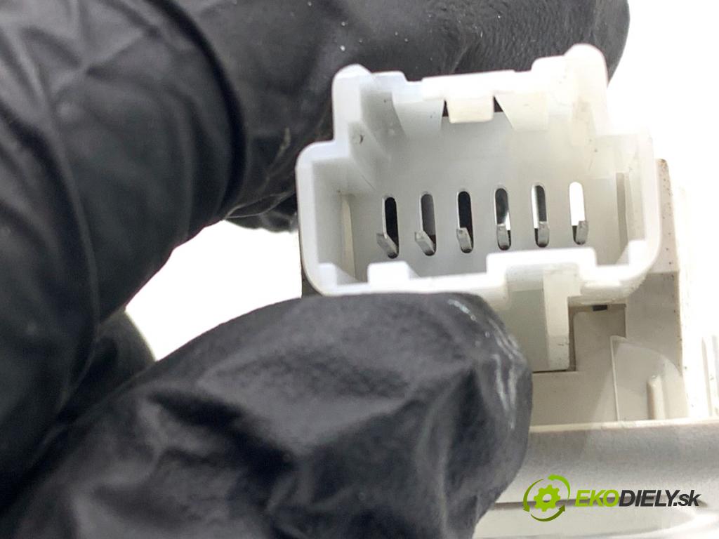 FORD USA ESCAPE III  2017 179 kW 2.0 179 kW [242 KM] 2017 - 2018 1983 Svetlo stropné CJ5A-13K767