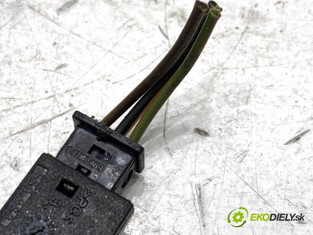 FORD USA ESCAPE III  2017 179 kW 2.0 179 kW [242 KM] 2017 - 2018 1983 Snímač dažďa F1ET-17D547-AA (Snímač dažďa)