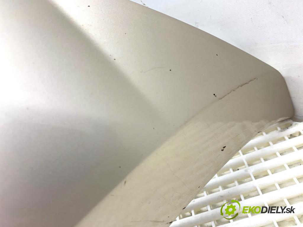 TOYOTA LAND CRUISER J12 samochód terenowy zamknięty 2006 127 kW 3.0 D-4D (KDJ120, KDJ125, KDJ121) 2982 nárazník přední část  (Klika dveří ostatní)