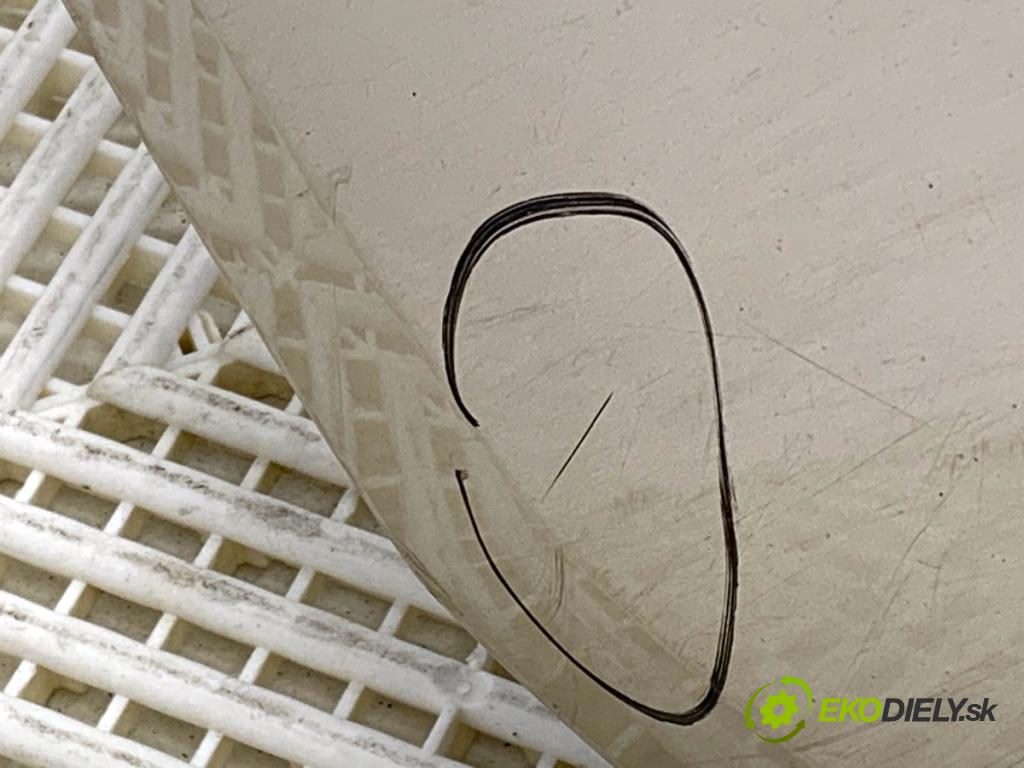 TOYOTA LAND CRUISER J12 samochód terenowy zamknięty 2006 127 kW 3.0 D-4D (KDJ120, KDJ125, KDJ121) 2982 nárazník přední část  (Klika dveří ostatní)