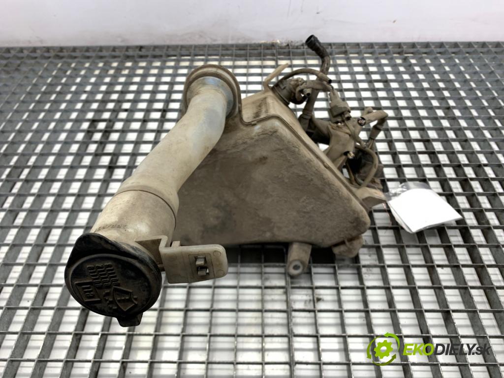 TOYOTA LAND CRUISER J12 samochód terenowy zamknięty 2006 127 kW 3.0 D-4D (KDJ120, KDJ125, KDJ121) 2982 Nádržka ostrekovačov HLC-33067