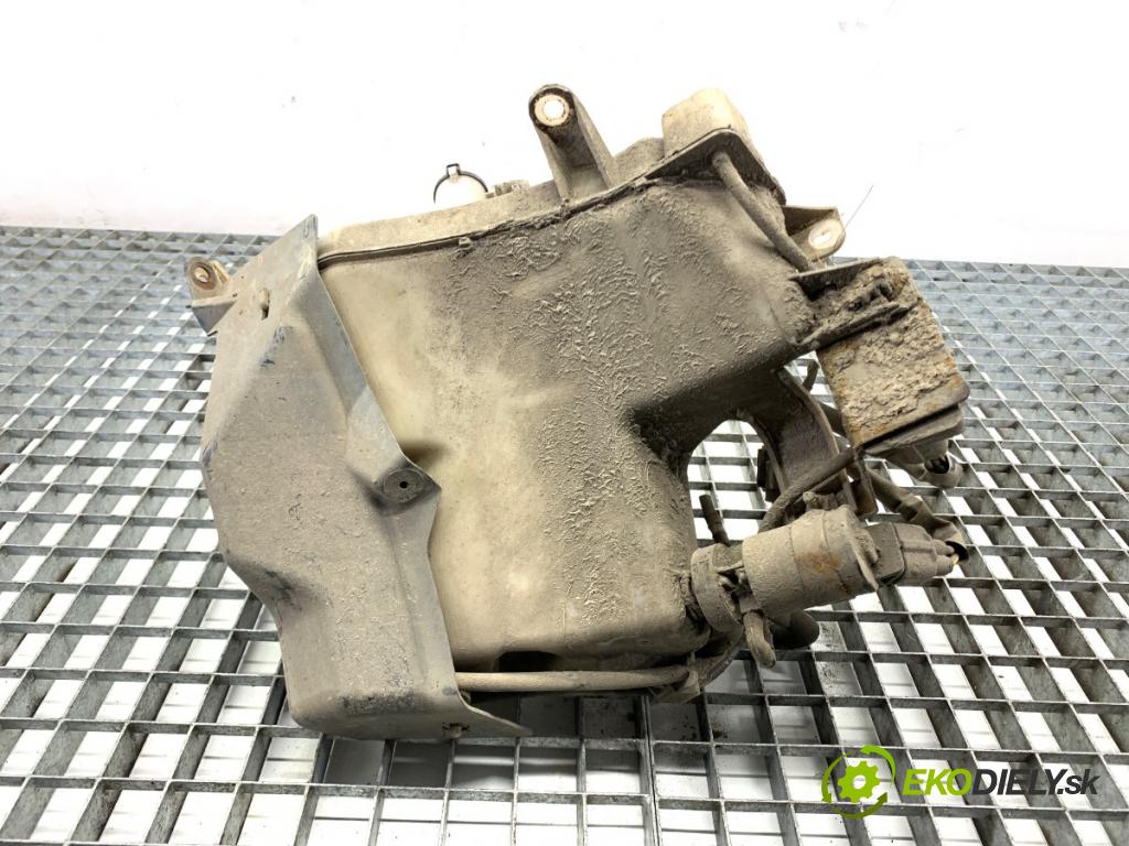 TOYOTA LAND CRUISER J12 samochód terenowy zamknięty 2006 127 kW 3.0 D-4D (KDJ120, KDJ125, KDJ121) 2982 Nádržka ostrekovačov HLC-33067