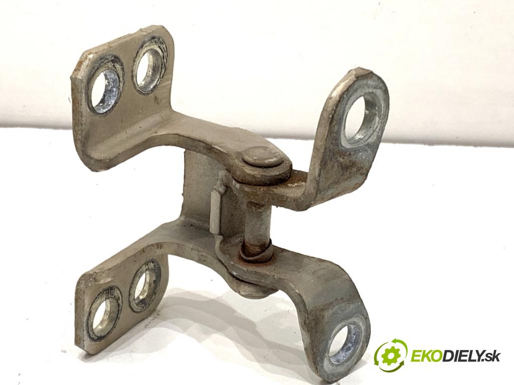 TOYOTA LAND CRUISER J12 samochód terenowy zamknięty 2006 127 kW 3.0 D-4D (KDJ120, KDJ125, KDJ121) 2982 Záves dverí ľavy zad 