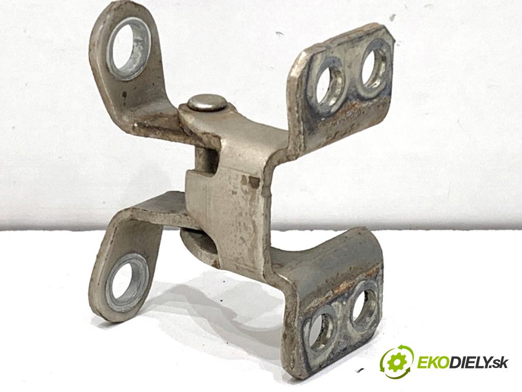 TOYOTA LAND CRUISER J12 samochód terenowy zamknięty 2006 127 kW 3.0 D-4D (KDJ120, KDJ125, KDJ121) 2982 Záves dverí pravy zad 