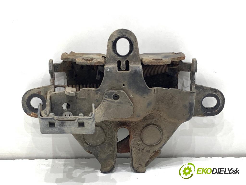 TOYOTA LAND CRUISER J12 samochód terenowy zamknięty 2006 127 kW 3.0 D-4D (KDJ120, KDJ125, KDJ121) 2982 zámok kapoty přední část