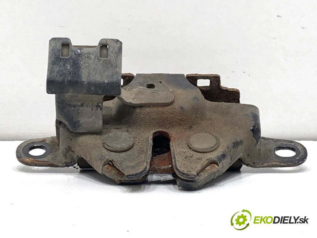 TOYOTA LAND CRUISER J12 samochód terenowy zamknięty 2006 127 kW 3.0 D-4D (KDJ120, KDJ125, KDJ121) 2982 zámok kapoty přední část