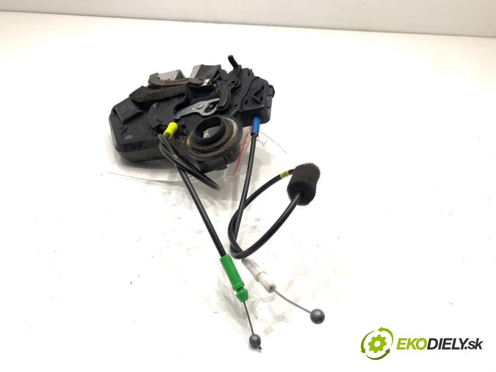 TOYOTA LAND CRUISER J12 samochód terenowy zamknięty 2006 127 kW 3.0 D-4D (KDJ120, KDJ125, KDJ121) 2982 zámok dveře pravý zadní část