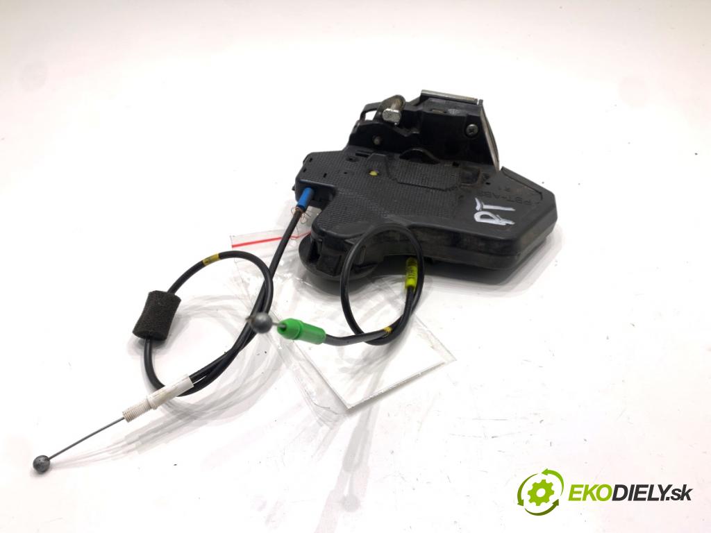 TOYOTA LAND CRUISER J12 samochód terenowy zamknięty 2006 127 kW 3.0 D-4D (KDJ120, KDJ125, KDJ121) 2982 zámok dveře pravý zadní část