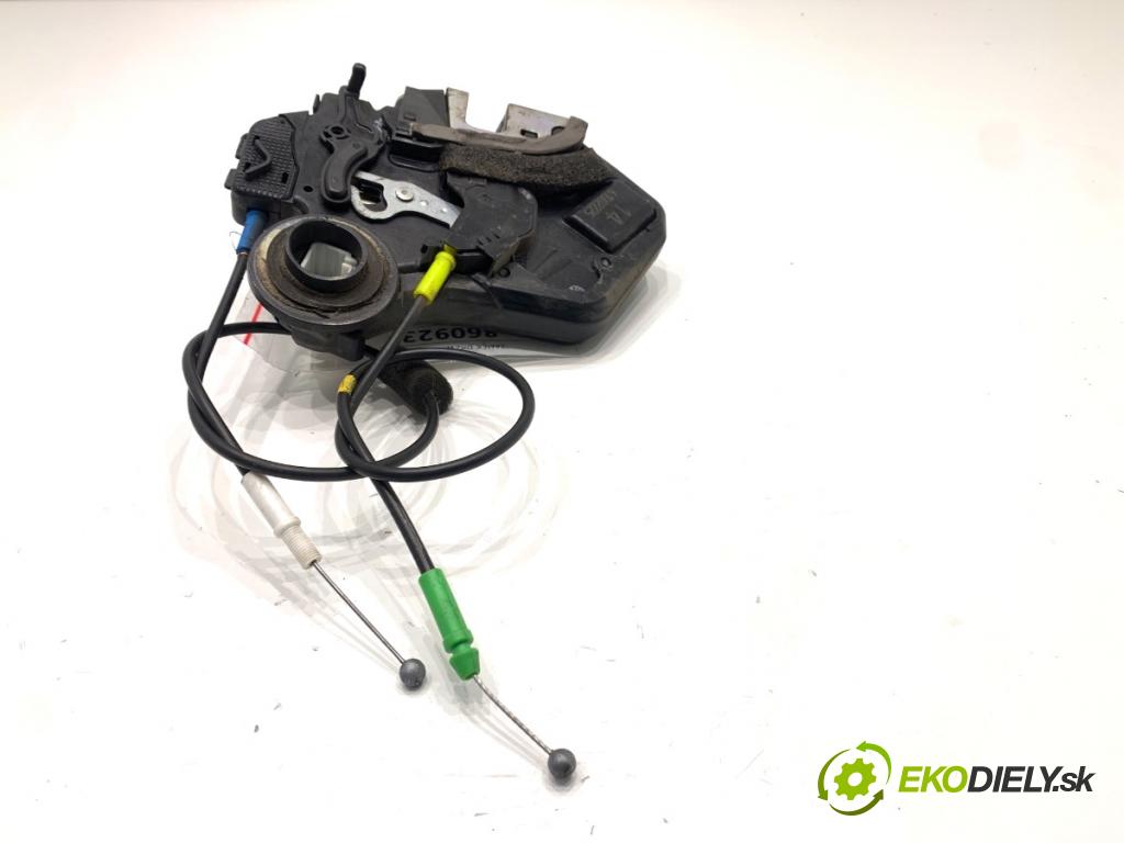 TOYOTA LAND CRUISER J12 samochód terenowy zamknięty 2006 127 kW 3.0 D-4D (KDJ120, KDJ125, KDJ121) 2982 zámok dveře levý zadní část