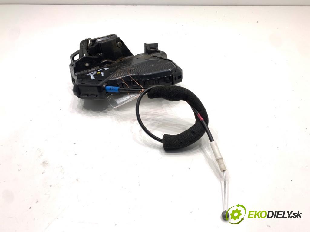 TOYOTA LAND CRUISER J12 samochód terenowy zamknięty 2006 127 kW 3.0 D-4D (KDJ120, KDJ125, KDJ121) 2982 zámok dveře pravý přední část