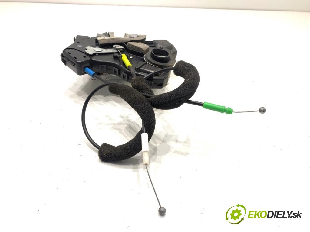 TOYOTA LAND CRUISER J12 samochód terenowy zamknięty 2006 127 kW 3.0 D-4D (KDJ120, KDJ125, KDJ121) 2982 zámok dveře levý přední část