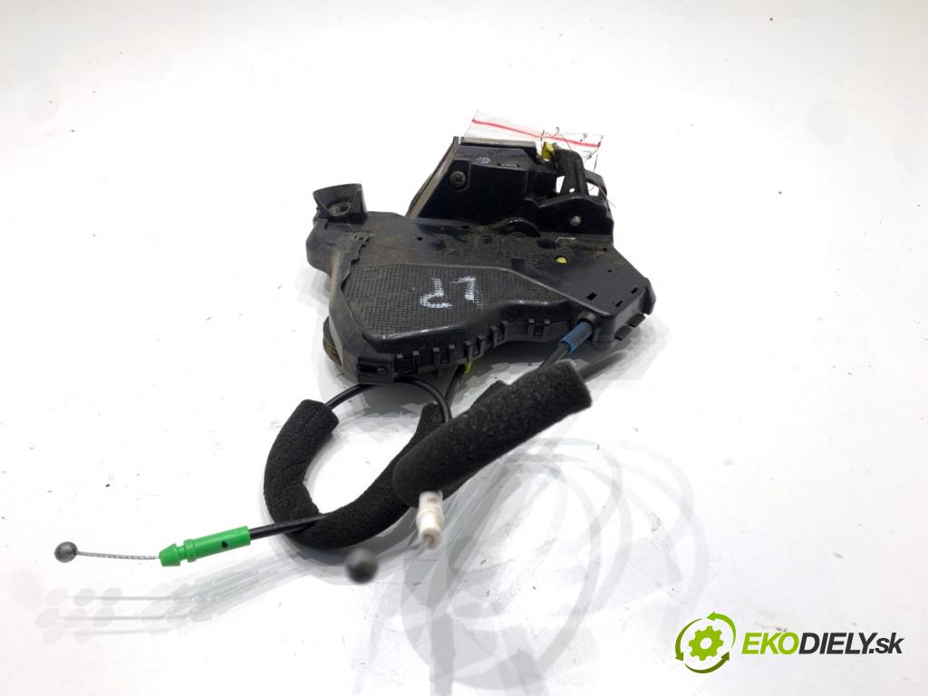 TOYOTA LAND CRUISER J12 samochód terenowy zamknięty 2006 127 kW 3.0 D-4D (KDJ120, KDJ125, KDJ121) 2982 zámok dveře levý přední část