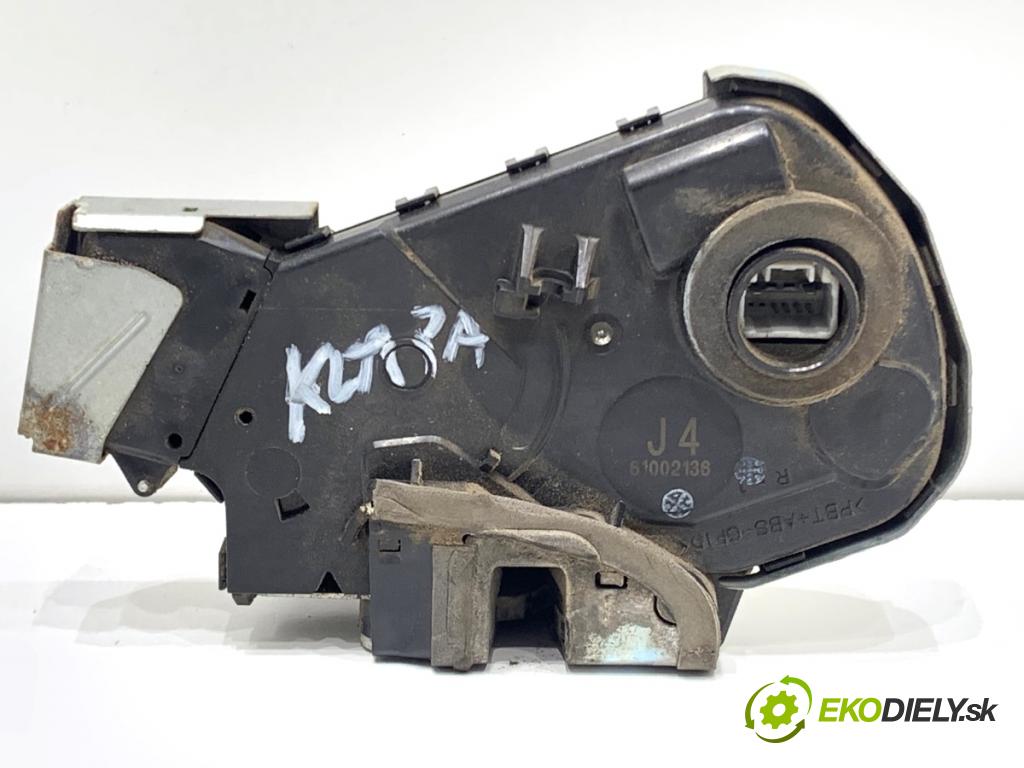 TOYOTA LAND CRUISER J12 samochód terenowy zamknięty 2006 127 kW 3.0 D-4D (KDJ120, KDJ125, KDJ121) 2982 zámok dveří zadní část