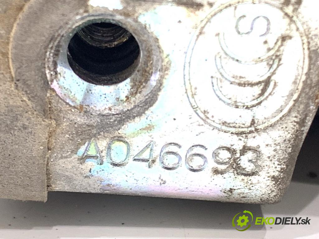 TOYOTA LAND CRUISER J12 samochód terenowy zamknięty 2006 127 kW 3.0 D-4D (KDJ120, KDJ125, KDJ121) 2982 zámok dverí zad
