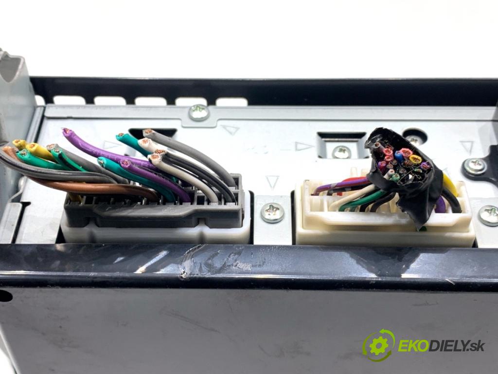 TOYOTA LAND CRUISER J12 samochód terenowy zamknięty 2006 127 kW 3.0 D-4D (KDJ120, KDJ125, KDJ121) 2982 zesilovač 86280-60291 (Zesilovač)