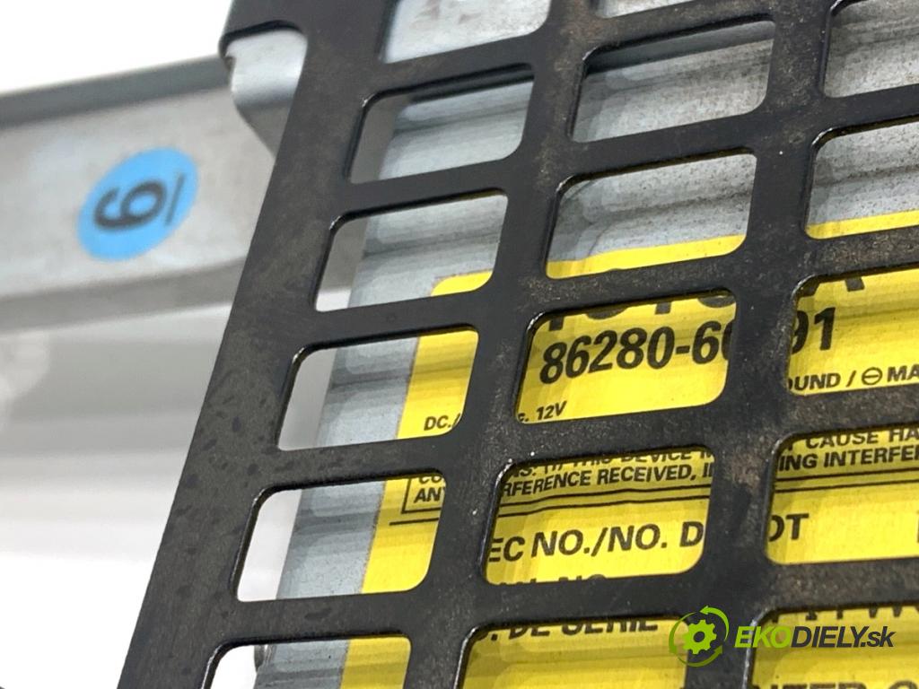 TOYOTA LAND CRUISER J12 samochód terenowy zamknięty 2006 127 kW 3.0 D-4D (KDJ120, KDJ125, KDJ121) 2982 zesilovač 86280-60291 (Zesilovač)