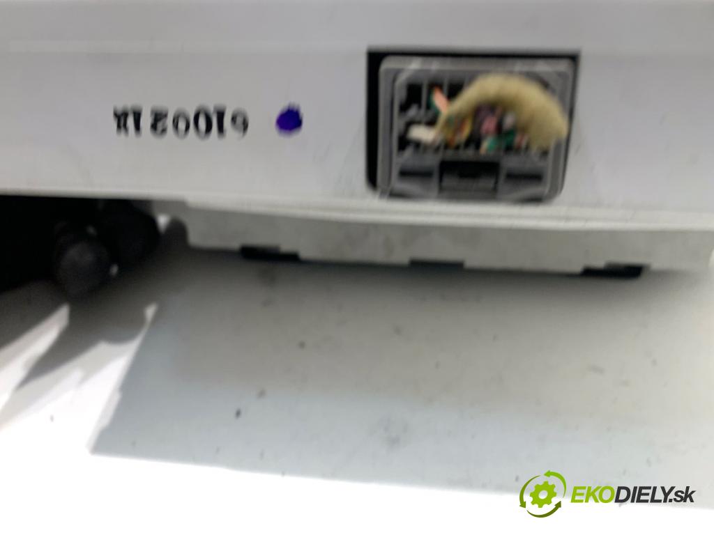 TOYOTA LAND CRUISER J12 samochód terenowy zamknięty 2006 127 kW 3.0 D-4D (KDJ120, KDJ125, KDJ121) 2982 Displej 83290-60261 (Přístrojová deska)