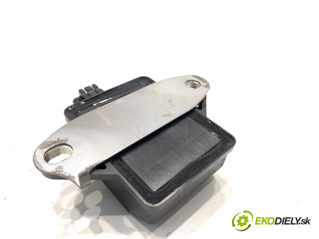 TOYOTA LAND CRUISER J12 samochód terenowy zamknięty 2006 127 kW 3.0 D-4D (KDJ120, KDJ125, KDJ121) 2982 snímač ESP 89183-60020