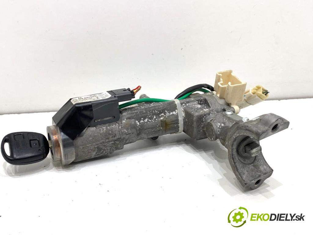 TOYOTA LAND CRUISER J12 samochód terenowy zamknięty 2006 127 kW 3.0 D-4D (KDJ120, KDJ125, KDJ121) 2982 spínačka 45020-60-15 (Spínací skříňka)