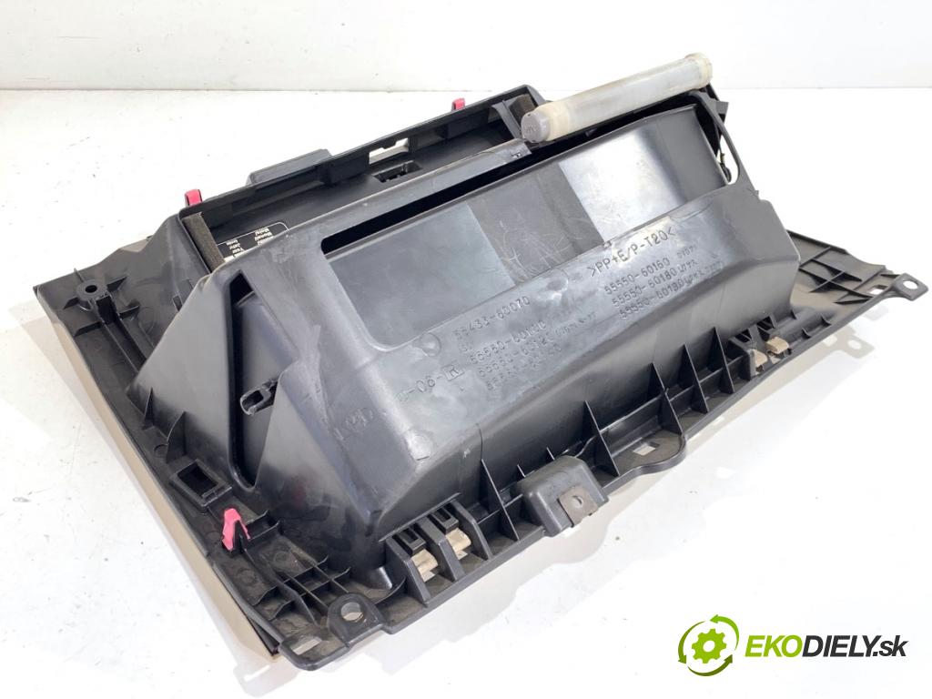 TOYOTA LAND CRUISER J12 samochód terenowy zamknięty 2006 127 kW 3.0 D-4D (KDJ120, KDJ125, KDJ121) 2982 přihrádka kastlík spolujezdce  (Přihrádka (kastlík))