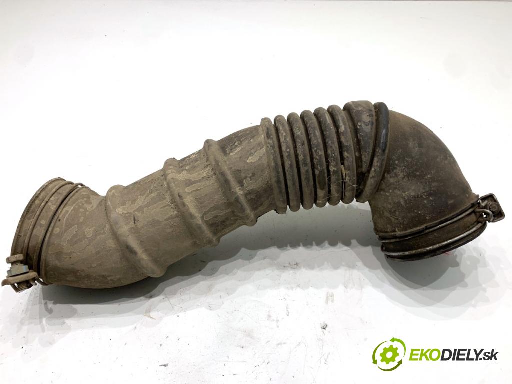 TOYOTA LAND CRUISER J12 samochód terenowy zamknięty 2006 127 kW 3.0 D-4D (KDJ120, KDJ125, KDJ121) 2982 Rúra vzduchu