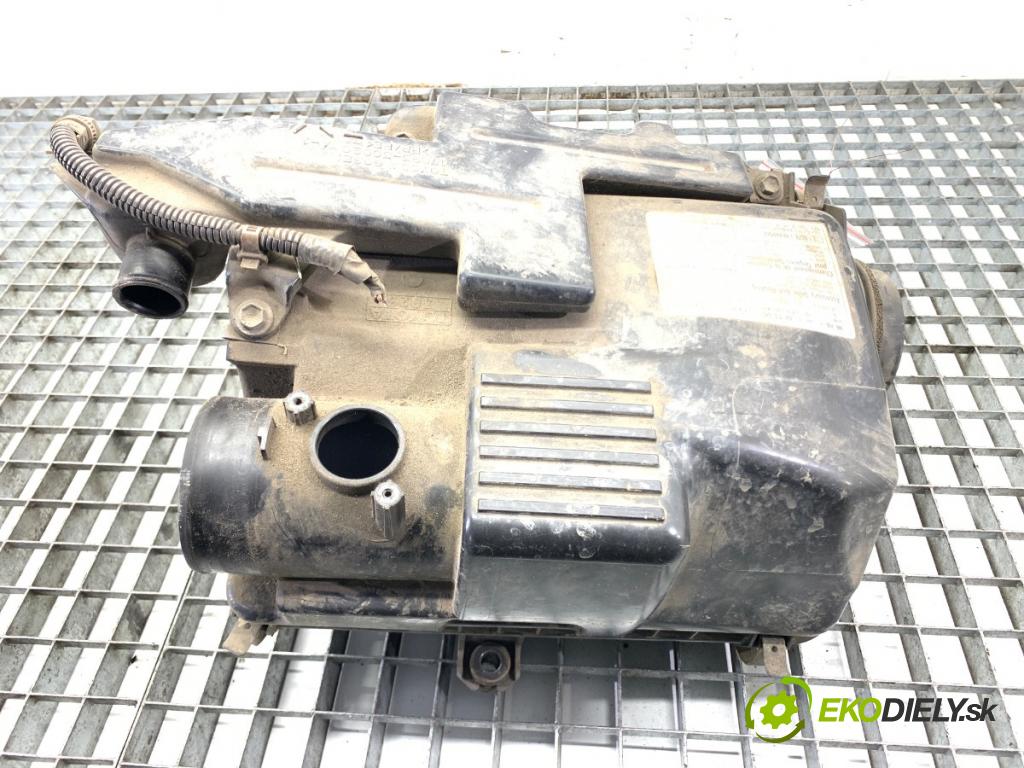 TOYOTA LAND CRUISER J12 samochód terenowy zamknięty 2006 127 kW 3.0 D-4D (KDJ120, KDJ125, KDJ121) 2982 obal filtra vzduchu 17893-30020 (Kryt vzduchového filtru)