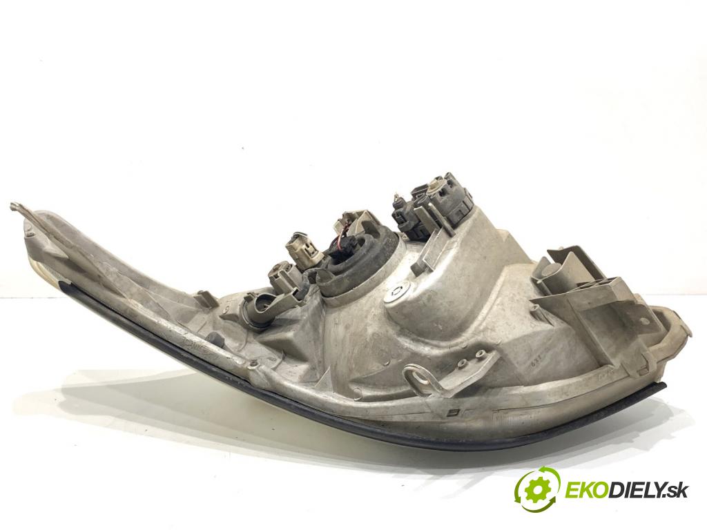 TOYOTA LAND CRUISER J12 samochód terenowy zamknięty 2006 127 kW 3.0 D-4D (KDJ120, KDJ125, KDJ121) 2982 světlomet levý přední část