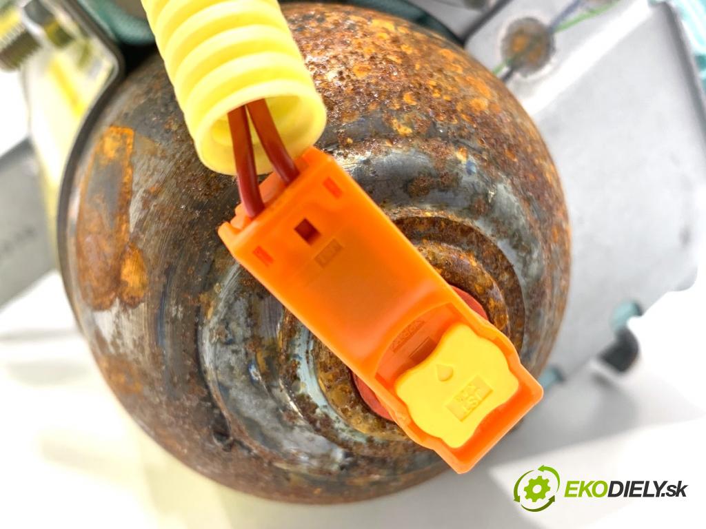 TOYOTA LAND CRUISER J12 samochód terenowy zamknięty 2006 127 kW 3.0 D-4D (KDJ120, KDJ125, KDJ121) 2982 AirBag spolujazdca  (Airbag)