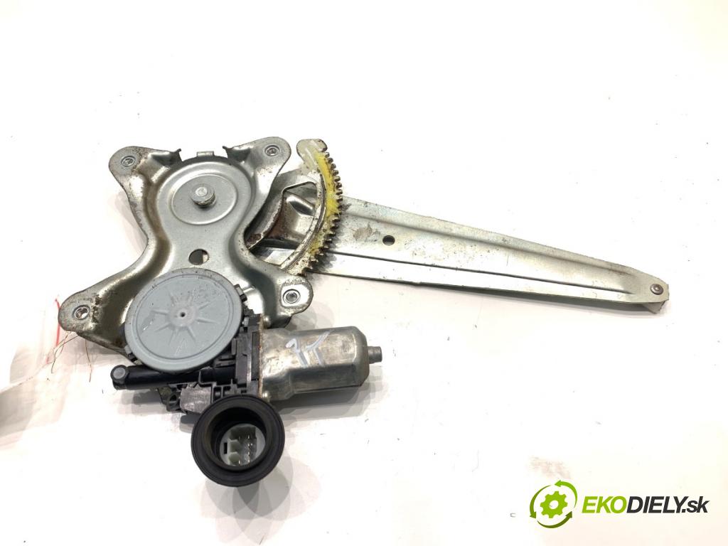 TOYOTA LAND CRUISER J12 samochód terenowy zamknięty 2006 127 kW 3.0 D-4D (KDJ120, KDJ125, KDJ121) 2982 mechanismus okna pravý zadní část 85720-58010