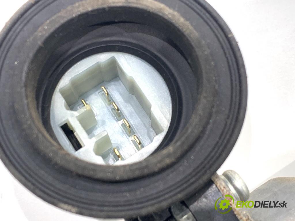 TOYOTA LAND CRUISER J12 samochód terenowy zamknięty 2006 127 kW 3.0 D-4D (KDJ120, KDJ125, KDJ121) 2982 Mechanizmus okna ľavy predný 85210-58010