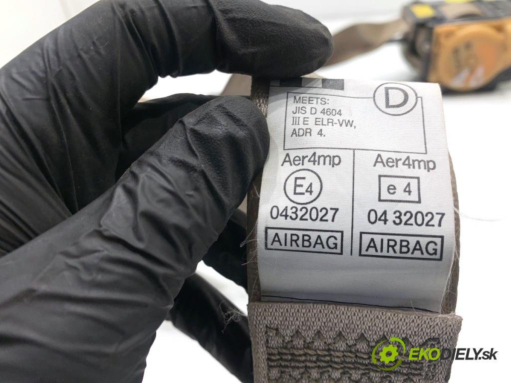 TOYOTA LAND CRUISER J12 samochód terenowy zamknięty 2006 127 kW 3.0 D-4D (KDJ120, KDJ125, KDJ121) 2982 držák bezpečnost pravý přední část