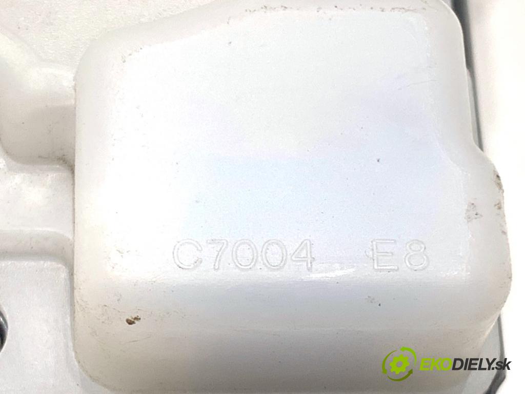 TOYOTA LAND CRUISER J12 samochód terenowy zamknięty 2006 127 kW 3.0 D-4D (KDJ120, KDJ125, KDJ121) 2982 Držiak BEZPEČNOSŤ pravy zad tretí rad