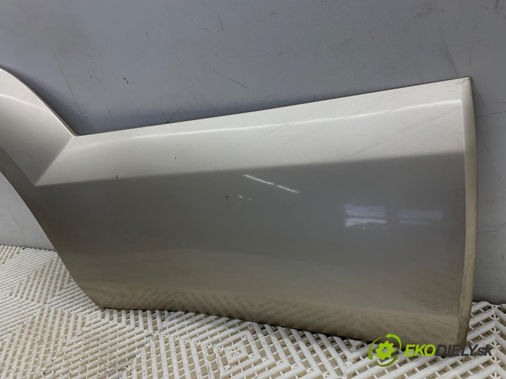 TOYOTA LAND CRUISER J12 samochód terenowy zamknięty 2006 127 kW 3.0 D-4D (KDJ120, KDJ125, KDJ121) 2982 Lišta Dvere pravy zad