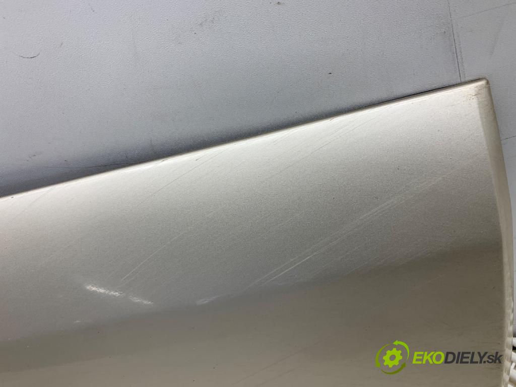 TOYOTA LAND CRUISER J12 samochód terenowy zamknięty 2006 127 kW 3.0 D-4D (KDJ120, KDJ125, KDJ121) 2982 Lišta Dvere pravy zad