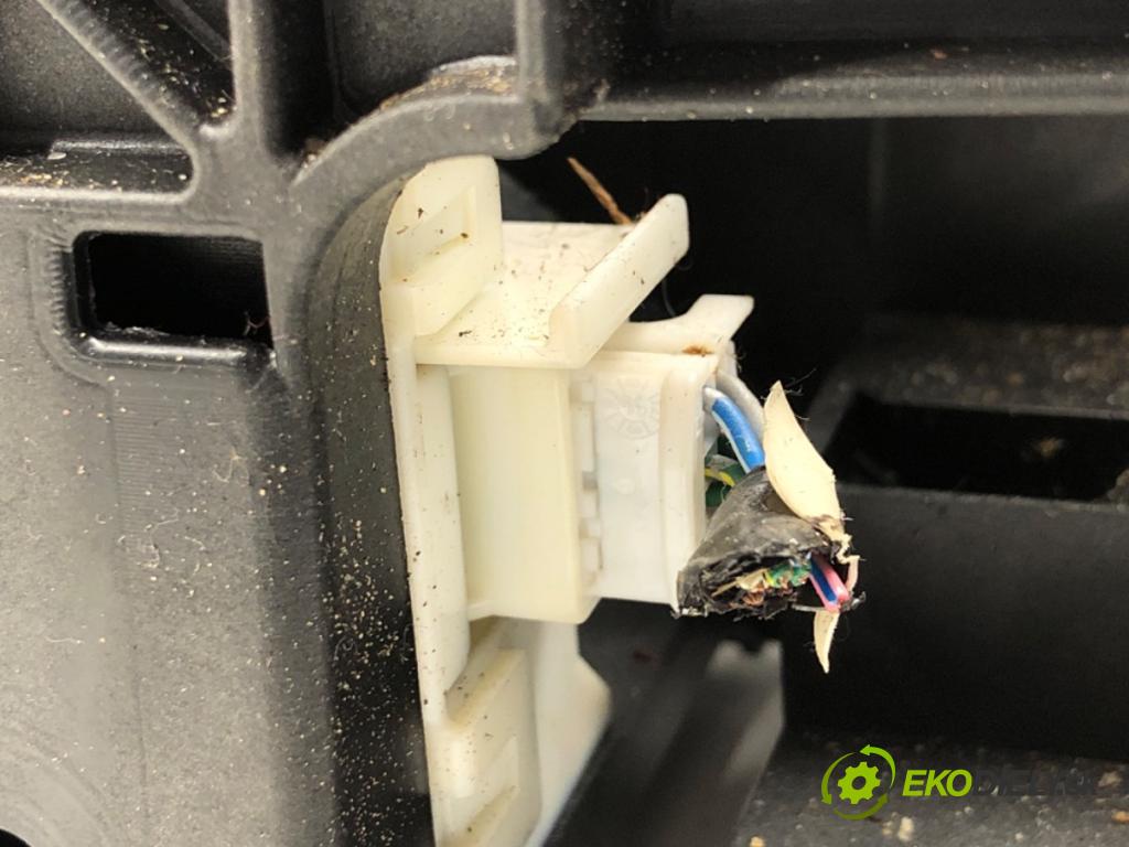 TOYOTA LAND CRUISER J12 samochód terenowy zamknięty 2006 127 kW 3.0 D-4D (KDJ120, KDJ125, KDJ121) 2982 kulisa  (Řadicí páka (kulisa) )