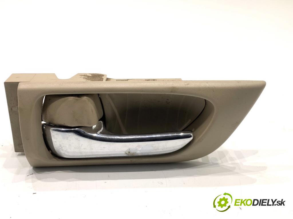 TOYOTA LAND CRUISER J12 samochód terenowy zamknięty 2006 127 kW 3.0 D-4D (KDJ120, KDJ125, KDJ121) 2982 klika vnitřní levý zadní část 69274-494W0