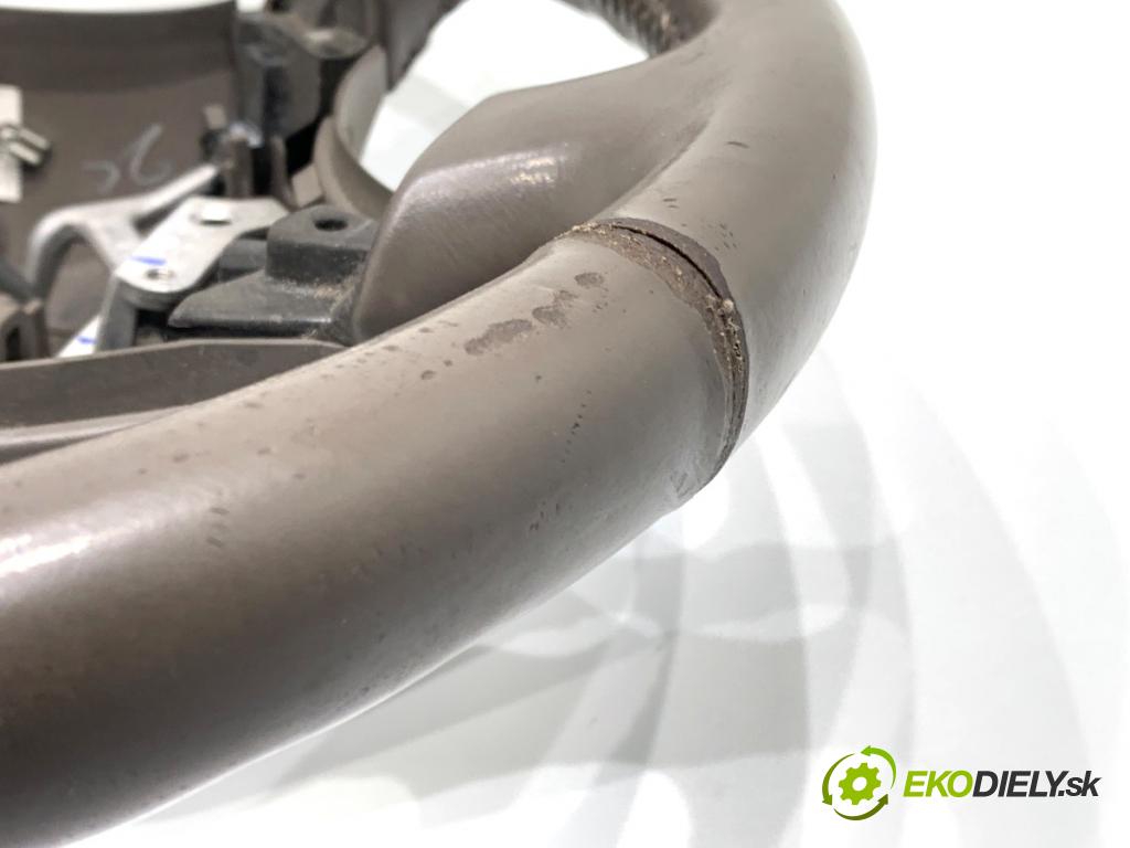 TOYOTA LAND CRUISER J12 samochód terenowy zamknięty 2006 127 kW 3.0 D-4D (KDJ120, KDJ125, KDJ121) 2982 volant  (Volant)