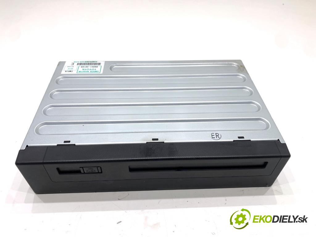 TOYOTA LAND CRUISER J12 samochód terenowy zamknięty 2006 127 kW 3.0 D-4D (KDJ120, KDJ125, KDJ121) 2982 CZYTNIK navigace 86841-50100 (Elektrosoučásti ostatní)