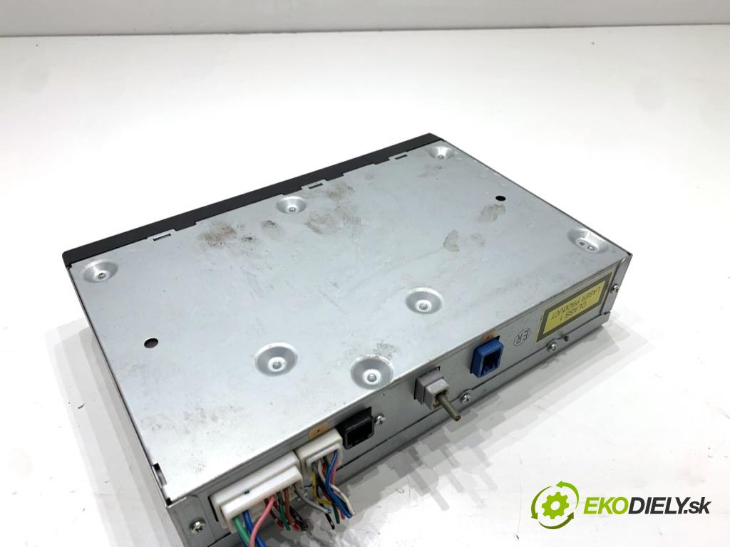 TOYOTA LAND CRUISER J12 samochód terenowy zamknięty 2006 127 kW 3.0 D-4D (KDJ120, KDJ125, KDJ121) 2982 CZYTNIK navigace 86841-50100 (Elektrosoučásti ostatní)