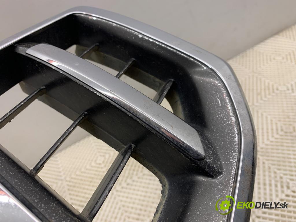 TOYOTA LAND CRUISER J12 samochód terenowy zamknięty 2006 127 kW 3.0 D-4D (KDJ120, KDJ125, KDJ121) 2982 Mriežka maska  (Mriežka predná (maska chladiča))