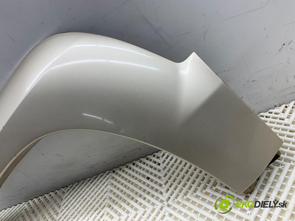 TOYOTA LAND CRUISER J12 samochód terenowy zamknięty 2006 127 kW 3.0 D-4D (KDJ120, KDJ125, KDJ121) 2982 Lišta blatníka predný ľavá strana