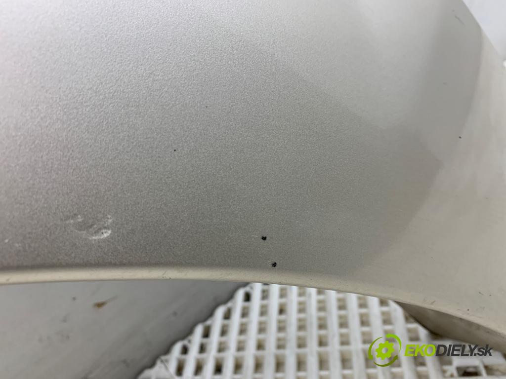 TOYOTA LAND CRUISER J12 samochód terenowy zamknięty 2006 127 kW 3.0 D-4D (KDJ120, KDJ125, KDJ121) 2982 Lišta blatníka predný ľavá strana