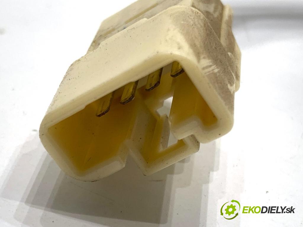 TOYOTA LAND CRUISER J12 samochód terenowy zamknięty 2006 127 kW 3.0 D-4D (KDJ120, KDJ125, KDJ121) 2982 reproduktory 86160-33620 86160-60300