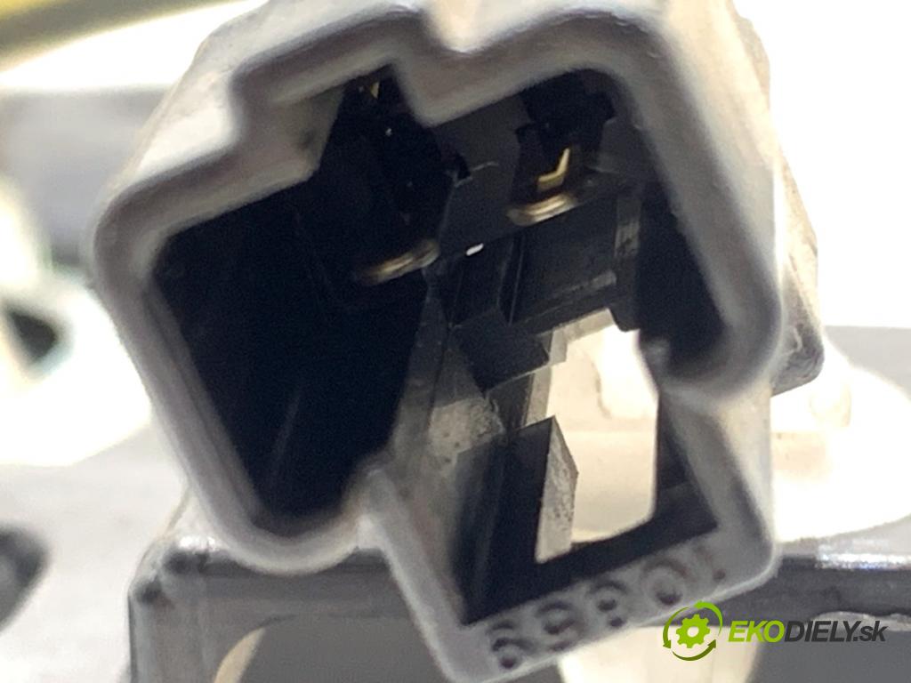 TOYOTA LAND CRUISER J12 samochód terenowy zamknięty 2006 127 kW 3.0 D-4D (KDJ120, KDJ125, KDJ121) 2982 reproduktory 86160-33620 86160-60300