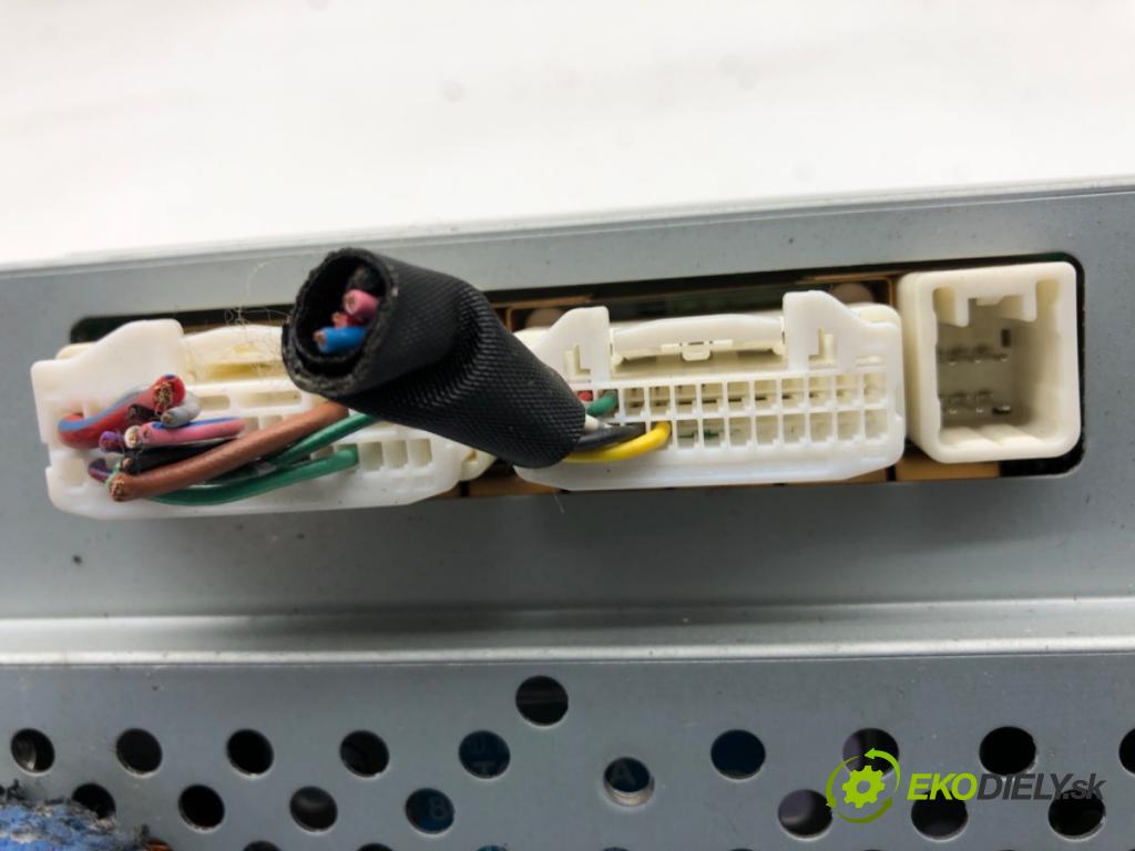 TOYOTA LAND CRUISER J12 samochód terenowy zamknięty 2006 127 kW 3.0 D-4D (KDJ120, KDJ125, KDJ121) 2982 Dislpej 86111-60101 (Prístrojová doska)