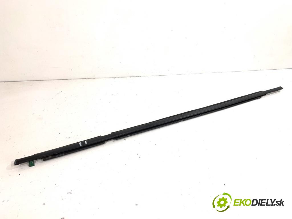 TOYOTA LAND CRUISER J12 samochód terenowy zamknięty 2006 127 kW 3.0 D-4D (KDJ120, KDJ125, KDJ121) 2982 lišta Sbírání: zadní část pravý