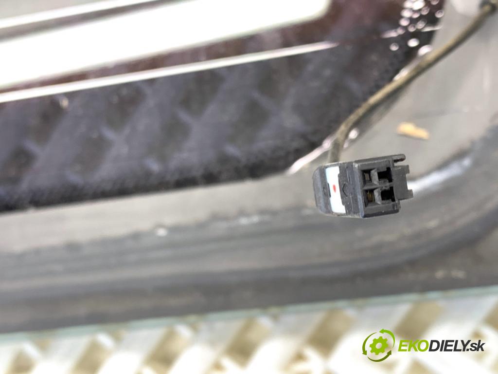 TOYOTA LAND CRUISER J12 samochód terenowy zamknięty 2006 127 kW 3.0 D-4D (KDJ120, KDJ125, KDJ121) 2982 Okno ľavy zad dverí