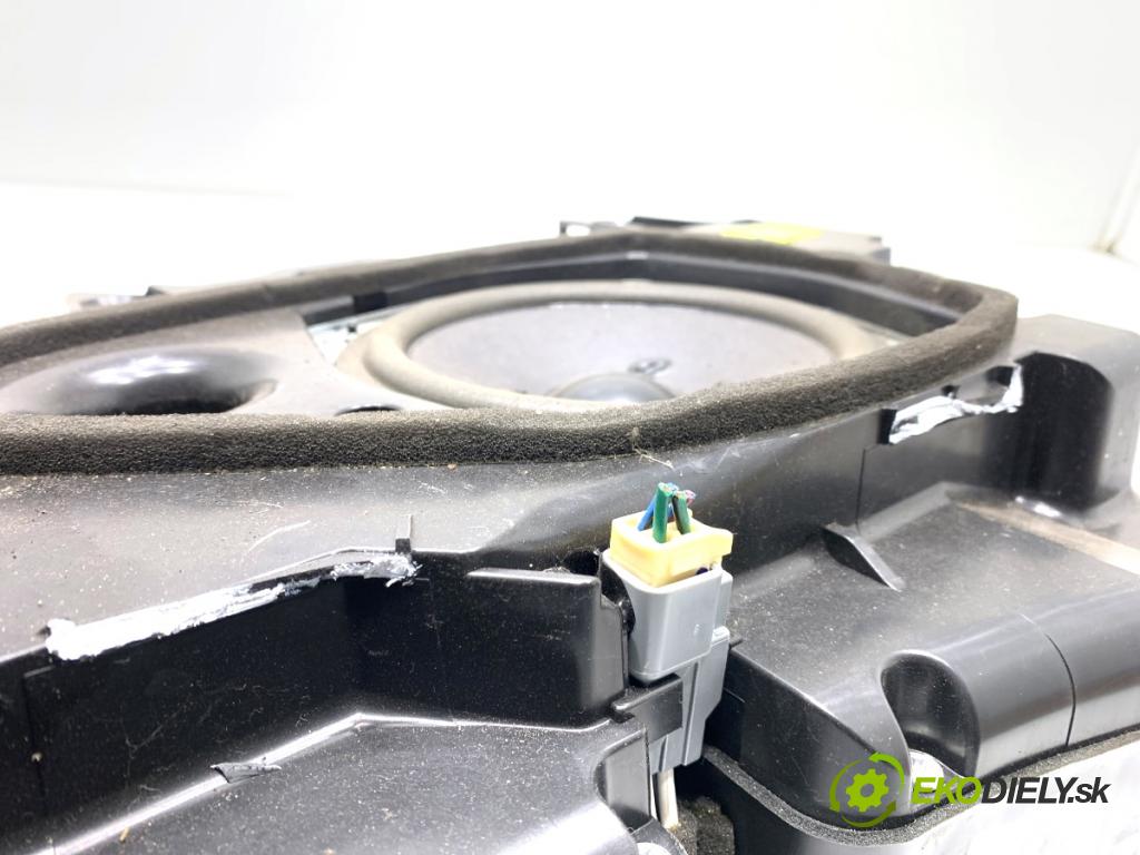 TOYOTA LAND CRUISER J12 samochód terenowy zamknięty 2006 127 kW 3.0 D-4D (KDJ120, KDJ125, KDJ121) 2982 subwoofer 86150-60110 (Audio zařízení)